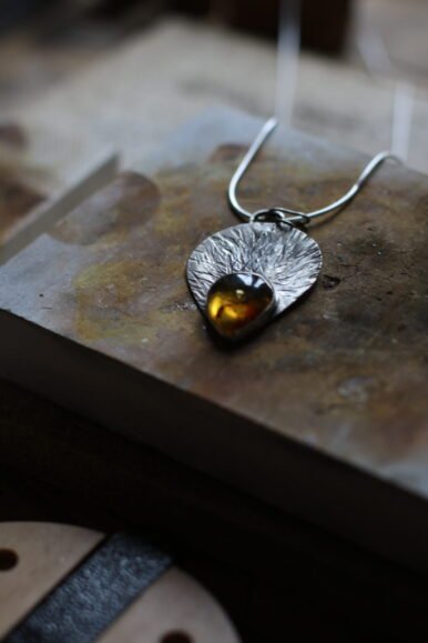 bijoux artisanal en ambre véritable