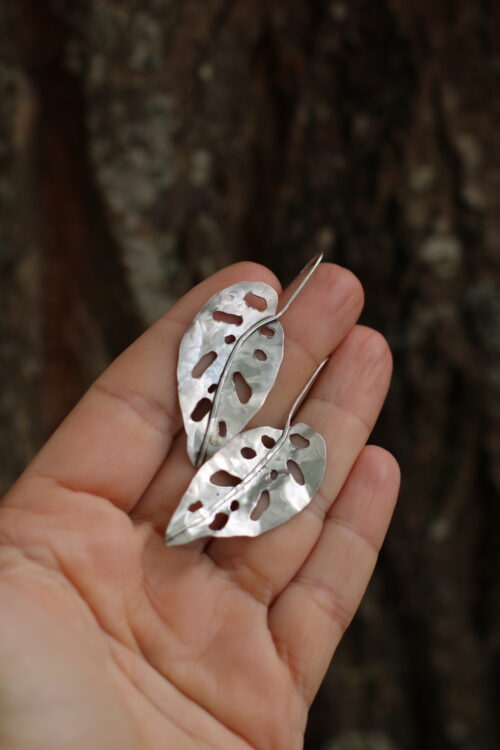 boucles feuille de monstera - L'atelier bijoux d'Elodie