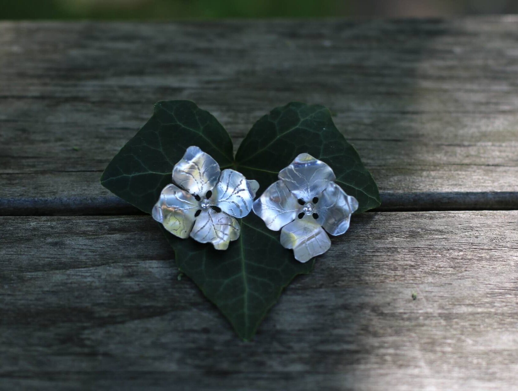 boucles d'oreilles fleurs d'hortensia bijoux faits main