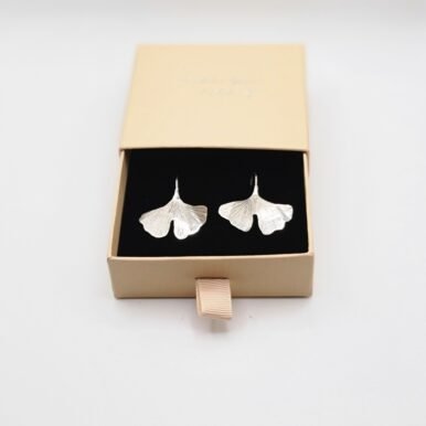 Boucles d'oreilles feuilles de ginkgo – Image 5