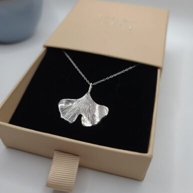 collier pendentif feuille d'arbre gingko en argent