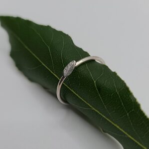 bague fine en argent petite feuille