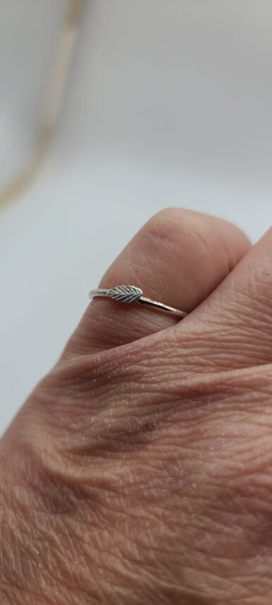 Bague fine en argent petite feuille – Image 2
