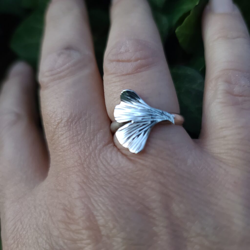 Bague ginkgo en argent massif